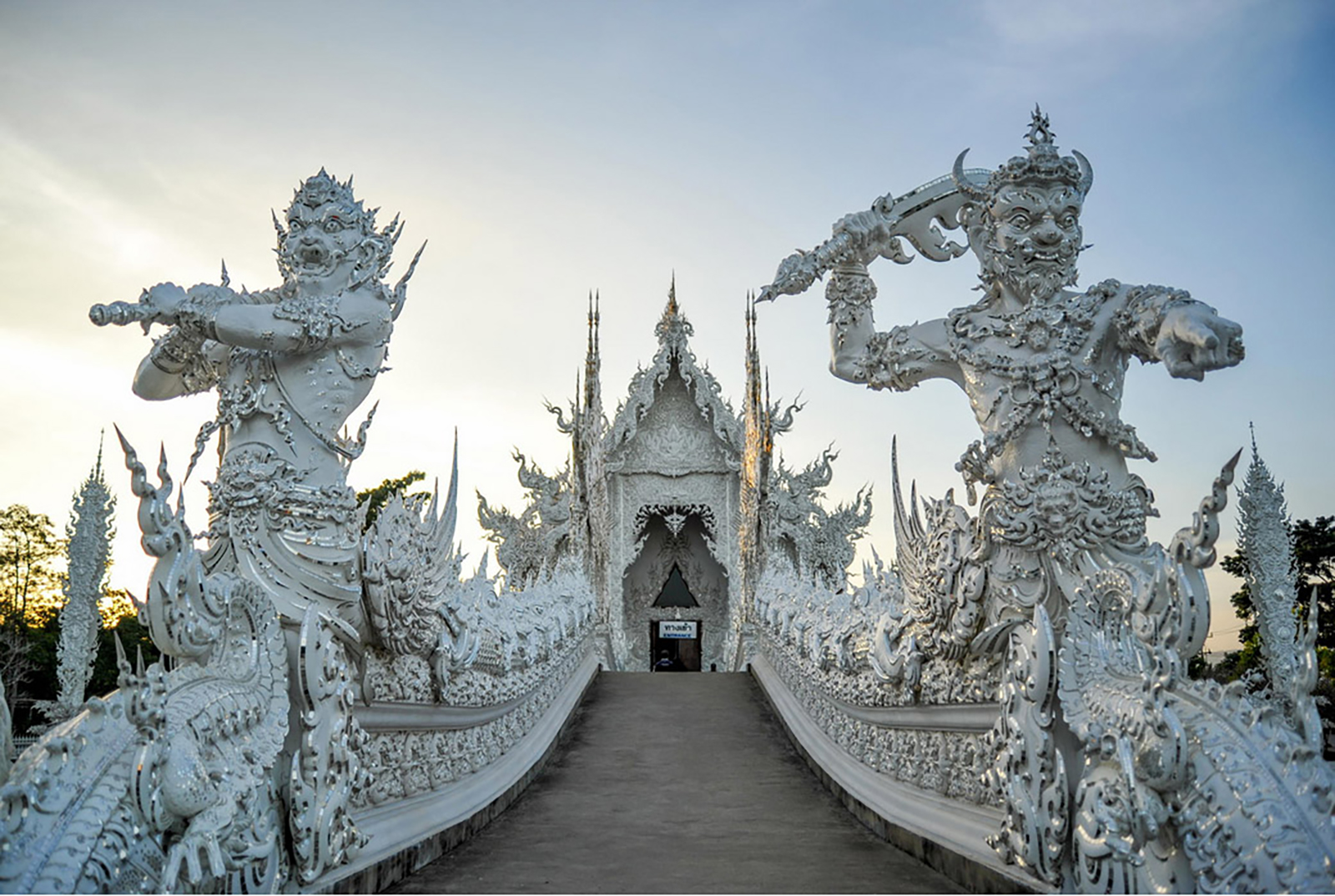 Ват Ронг Кхун, Чианграй, Таиланд