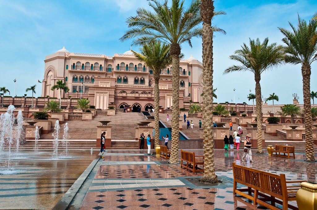 Отель Emirates Palace в Абу-Даби - воплощение роскоши ОАЭ, фото