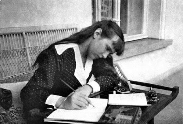 Великая княжна Анастасия Николаевна – «Солнечный Луч»