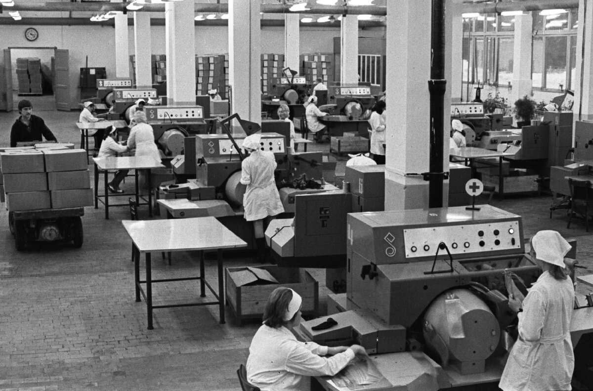 Работодатель в СССР и в наше время. Почему я не хочу работать... Выгорание на работе - это по - нашему. | Лада Ли | Дзен