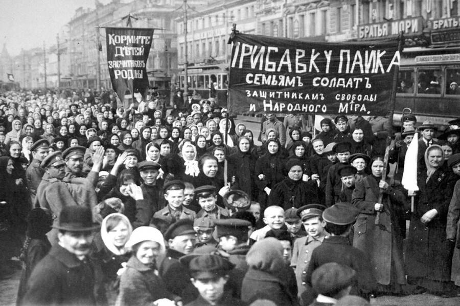 1917: в чём главная причина революции? | Читать статьи по истории РФ для школьников и студентов