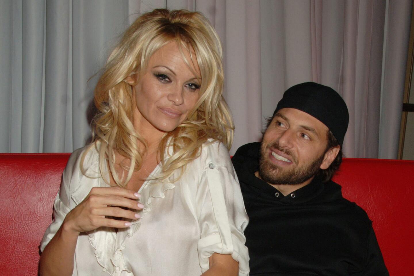 Pamela Anderson remarries ex-husband Rick Salomon - Los Angeles Times