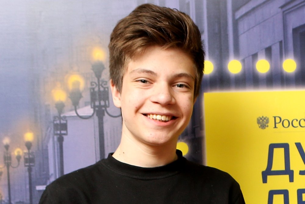 18-летний актер из "Физрука" погиб, пытаясь помочь пострадавшим в ДТП - Российская газета