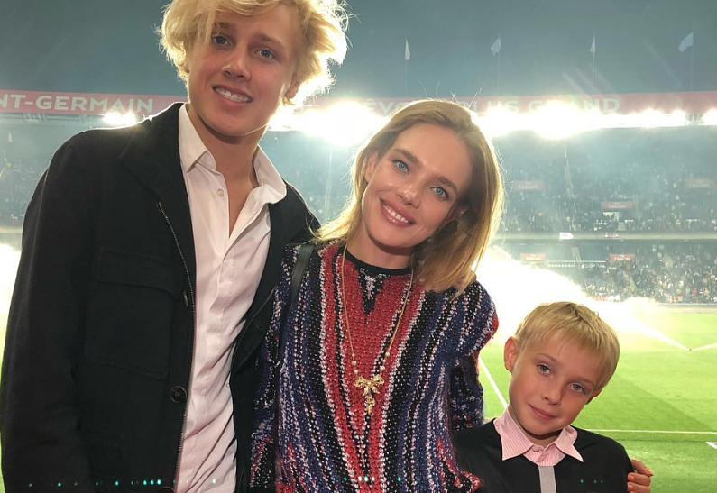 Наталья Водянова поделилась редким фото со старшим сыном | OK-magazine.ru
