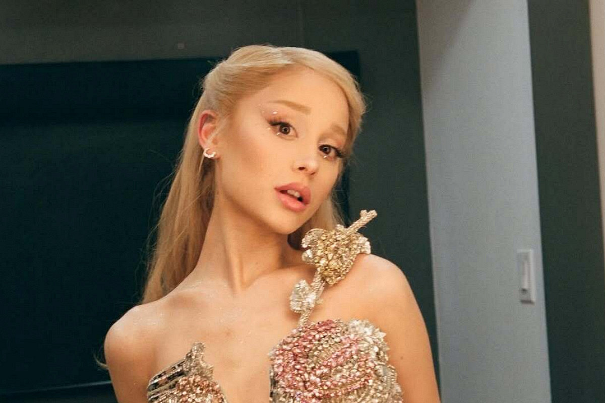 Ариана Гранде осудила людей, которые перепродают билеты на ее концерты - Афиша Daily