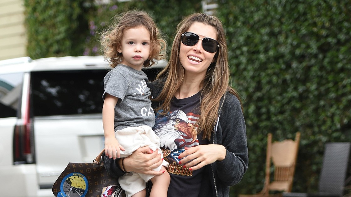 Джессика Бил рассказала о трудностях воспитания детей от Джастина Тимберлейка | OK-magazine.ru