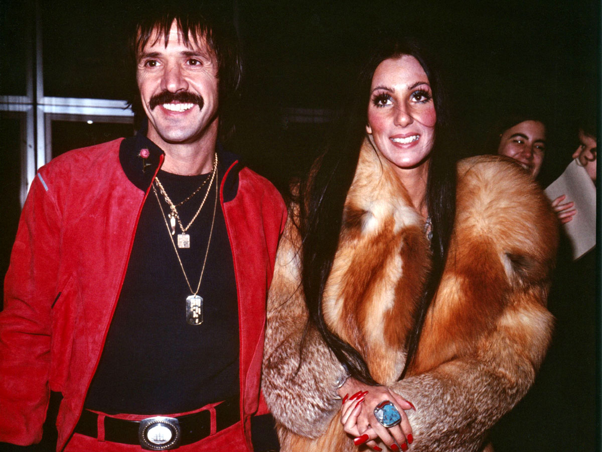 Певица Шер потеряла девственность в отместку - Экспресс газета