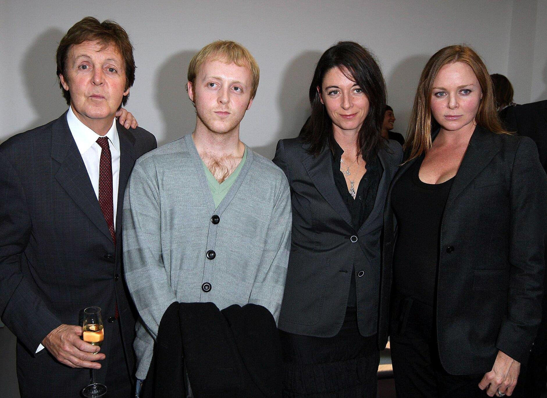 Пол Маккартни привел старшую дочь на премьеру фильма о The Beatles | Счастливые родители