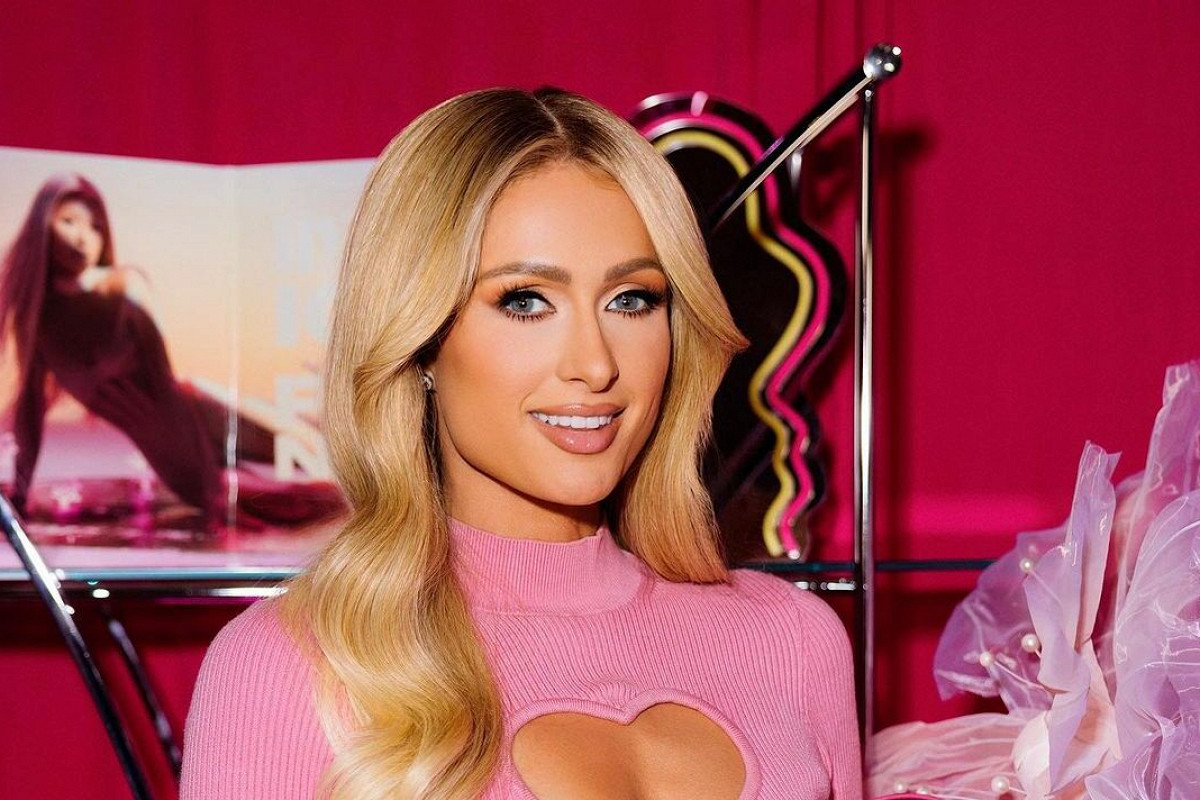 Дакота Фэннинг намерена экранизировать мемуары Пэрис Хилтон - Афиша Daily