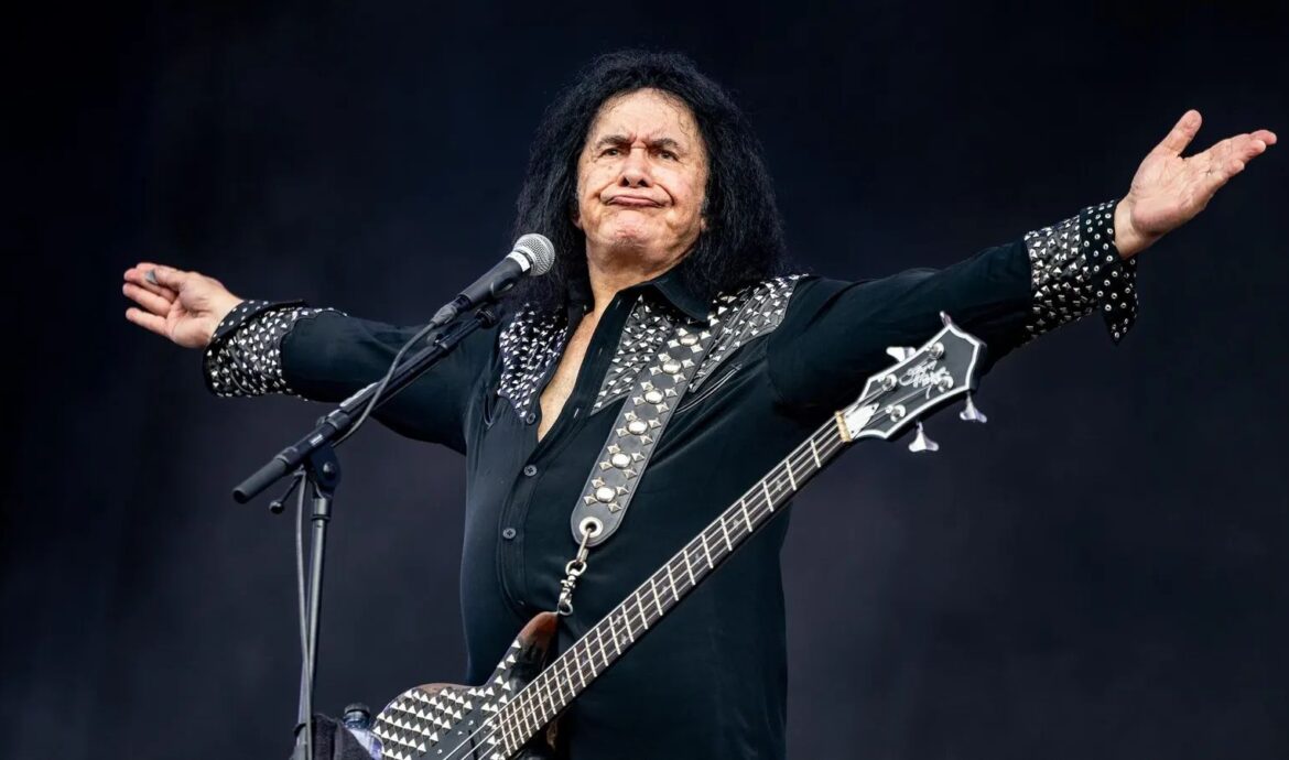 Работа мечты: прислуживать Gene Simmons за $12,495 — Hitkiller.com — killing soundz of music