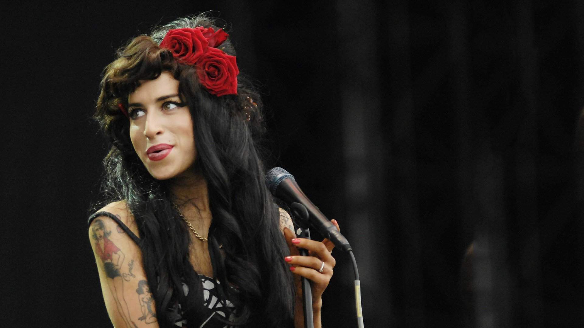 Звезда мусорного гламура: за что мы любим Эми Уайнхаус | Статьи | Известия