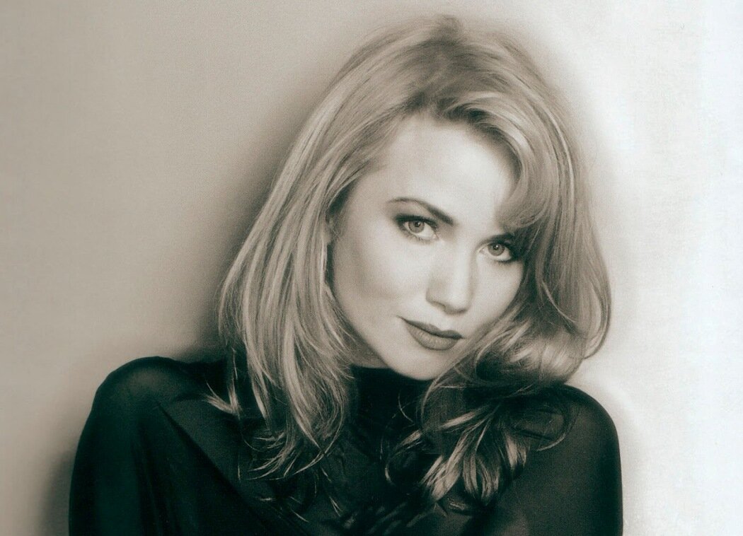 День рождения. Ребекка Де Морнэй