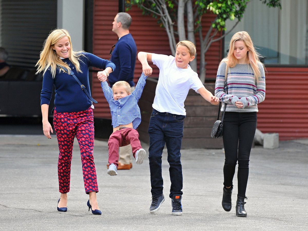 Это было страшно»: Риз Уизерспун рассказала о послеродовой депрессии - лайфстайл - 19 апреля 2020 - Кино-Театр.Ру