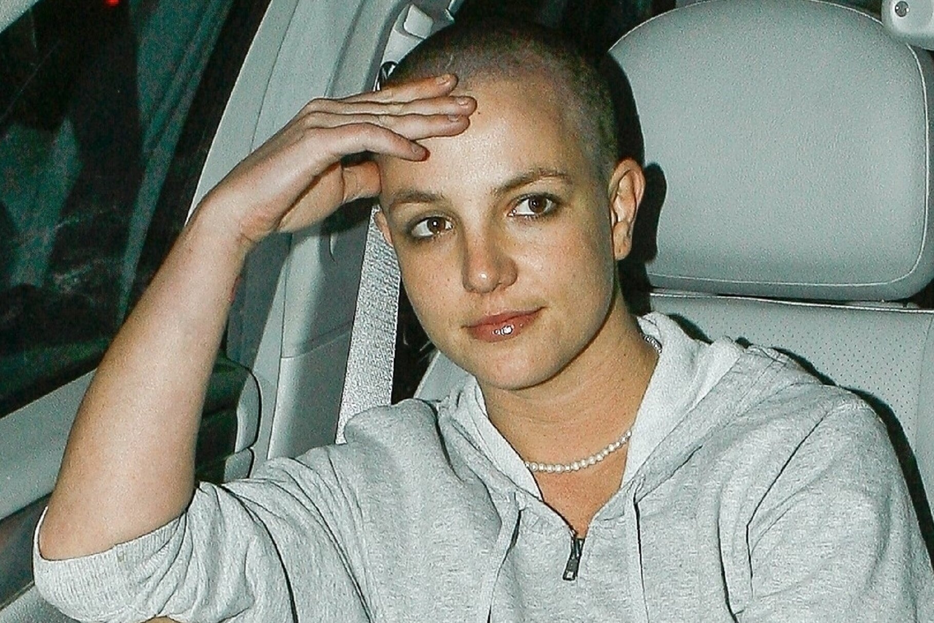 Бритни Спирс объяснила, почему обрила голову