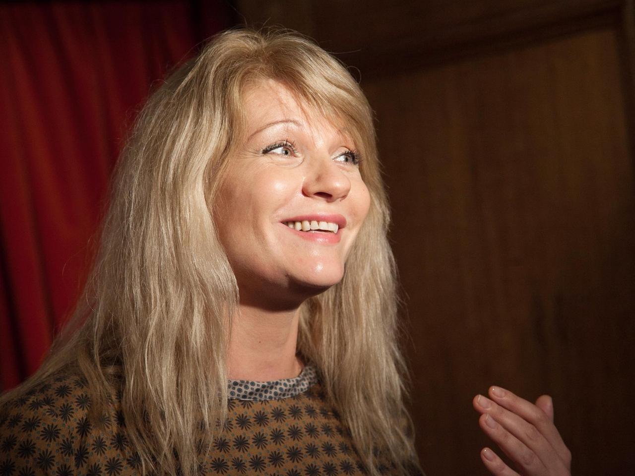 Анна Ардова вышла на связь прямо из ЗАГСа: актриса радуется новому статусу: Новости: НАШ ШОУБИЗ - Страсти