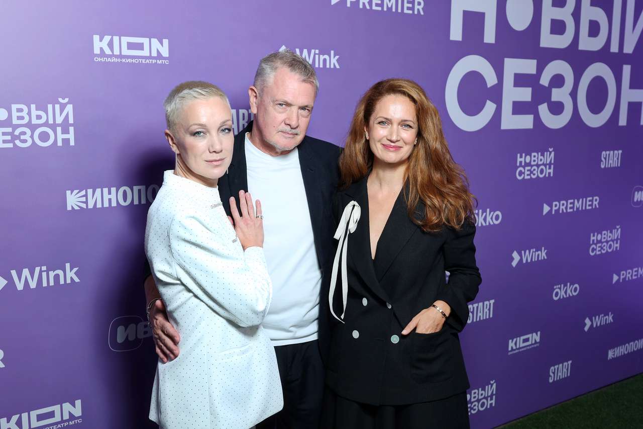 Юрий Мороз впервые за долгое время вышел в свет с дочкой Дарьей и женой Викторией Исаковой | Lifestyle | Селдон Новости