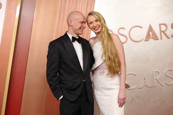 Юра Борисов пришёл на «Оскар»-2025 со своей женой Анной — фото - Чемпионат
