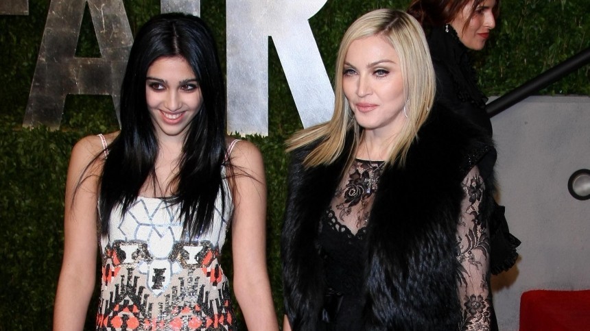 Почему певица Мадонна жестко контролировала дочь