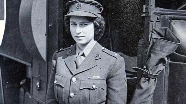 Королева Елизавета II