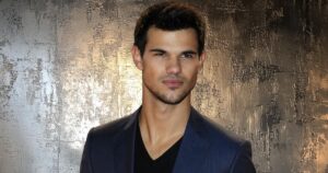 Тейлор Лотнер — мастер карате