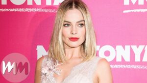 Марго Робби - делает татуировки