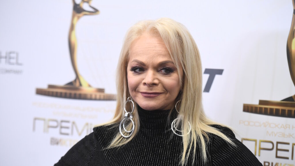 Лариса Долина съехала из квартиры раздора: Полина Лурье празднует новоселье