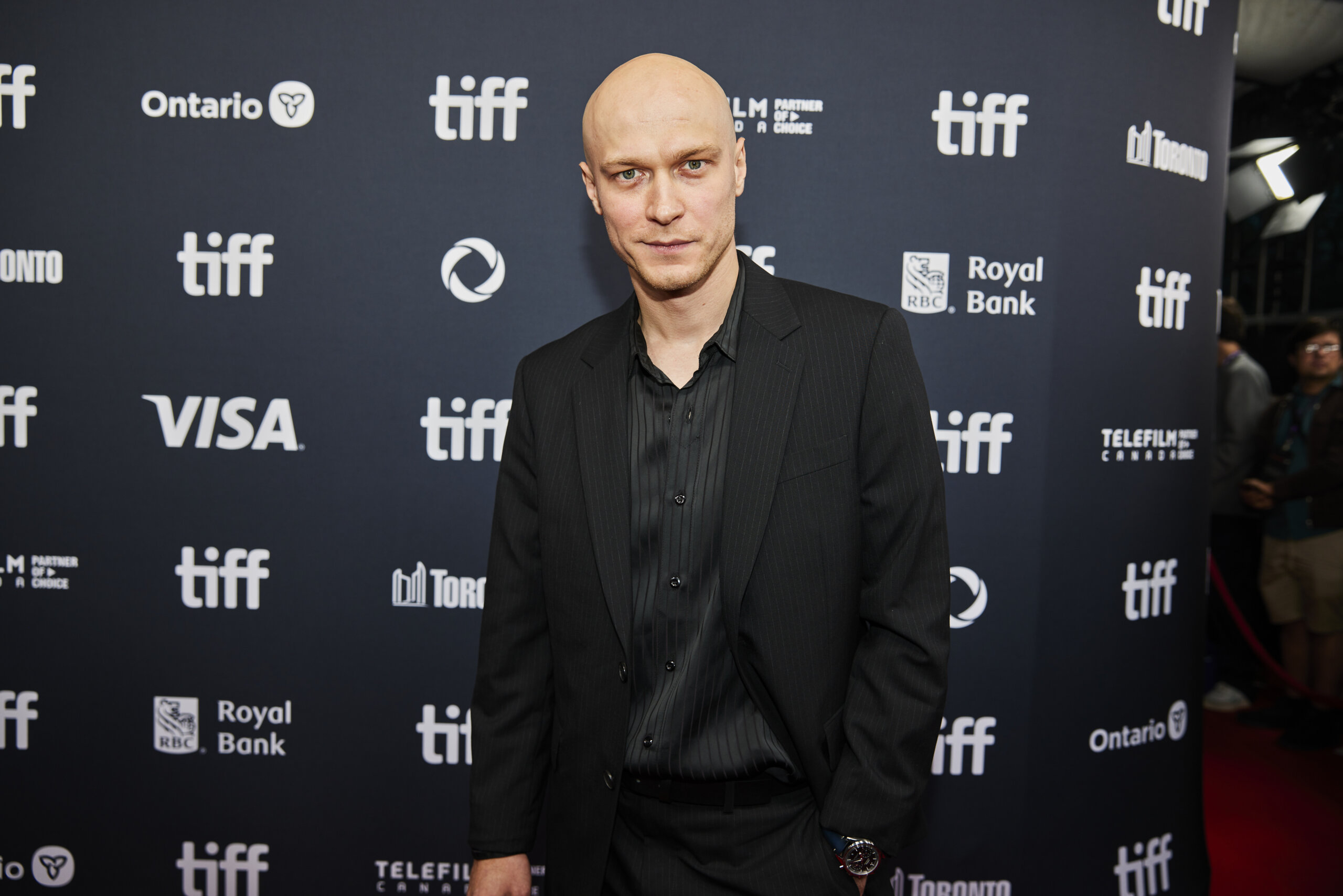 В Голливуде двойники Юры Борисова вышли на парад в поддержку актера – ОСН