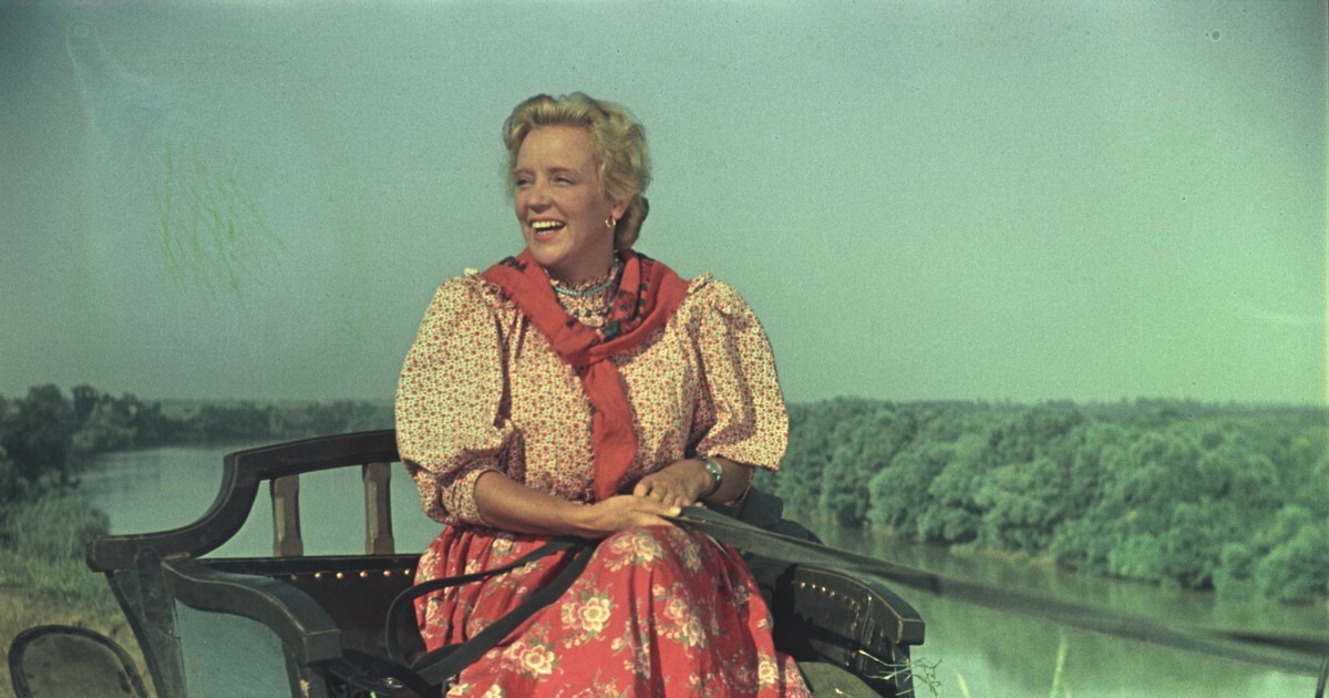 Марина Ладынина