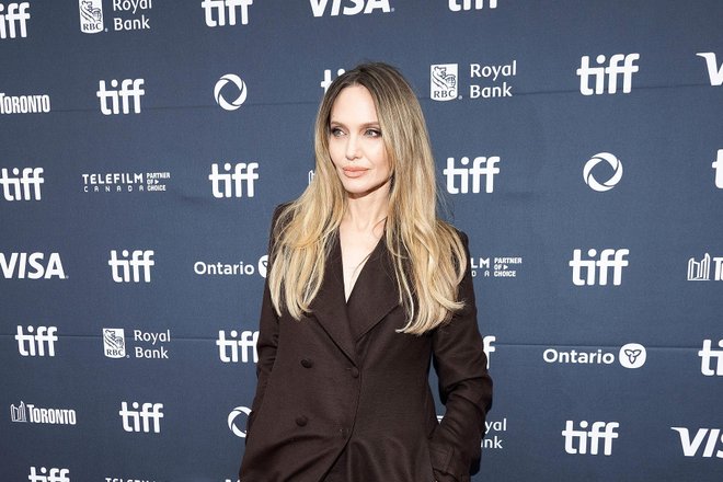 Анджелина Джоли