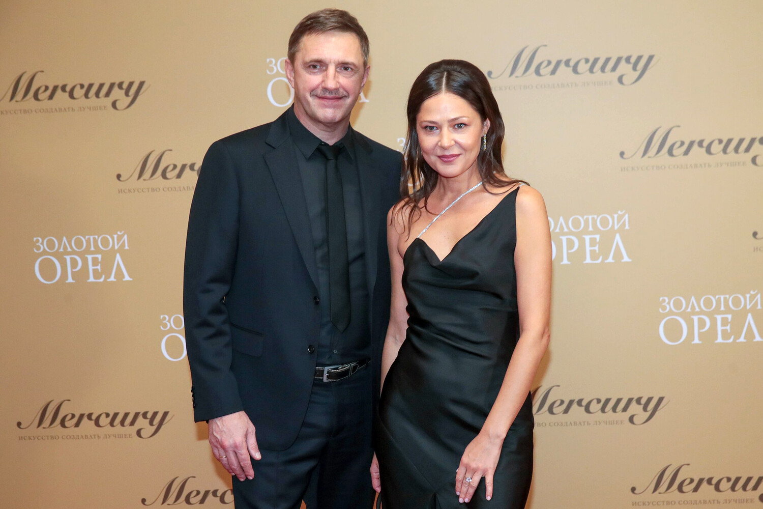 У жены все свое»: Вдовиченков о звездах в чужих бриллиантах на красных дорожках - Газета.Ru | Новости