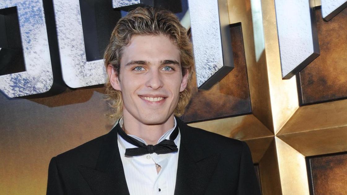 Василий Степанов