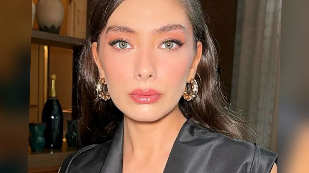 Неслихан Атагюль