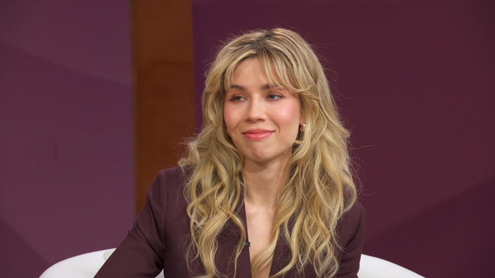 Дженнетт МакКарди