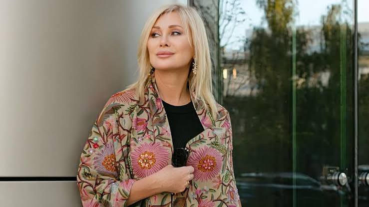 62-летняя Вика Цыганова призналась, что делала подтяжку лица